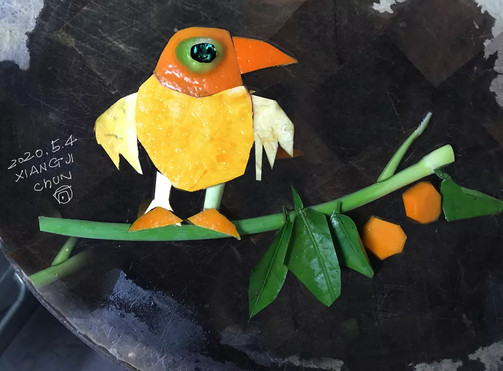 The little bird in the tree